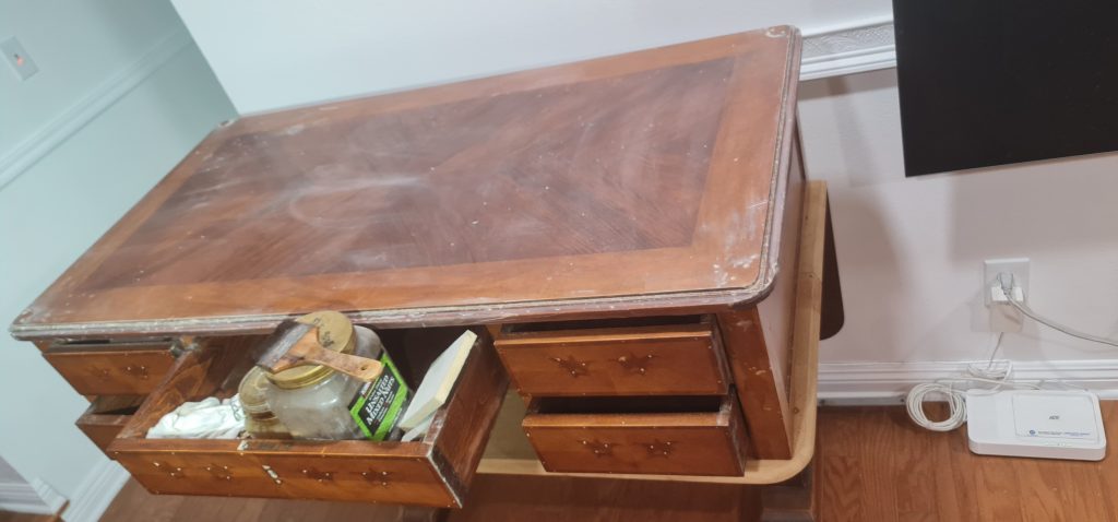 Finish desk Henri-artwood.com