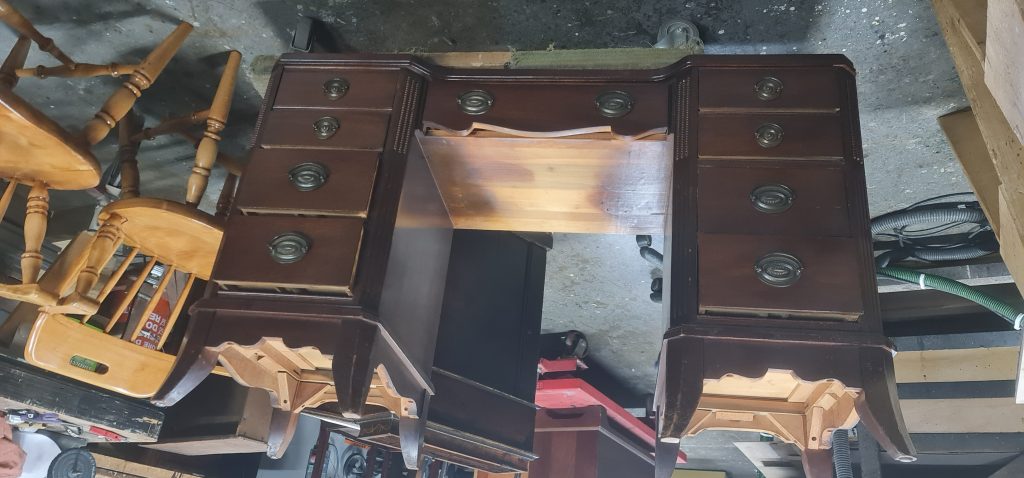 Finish desk Henri-artwood.com