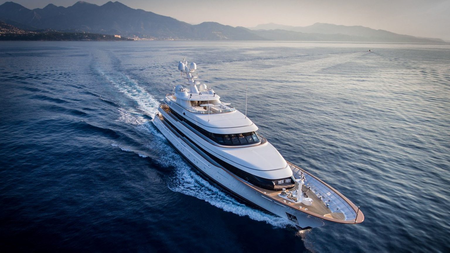 henri-artwood.com yacht